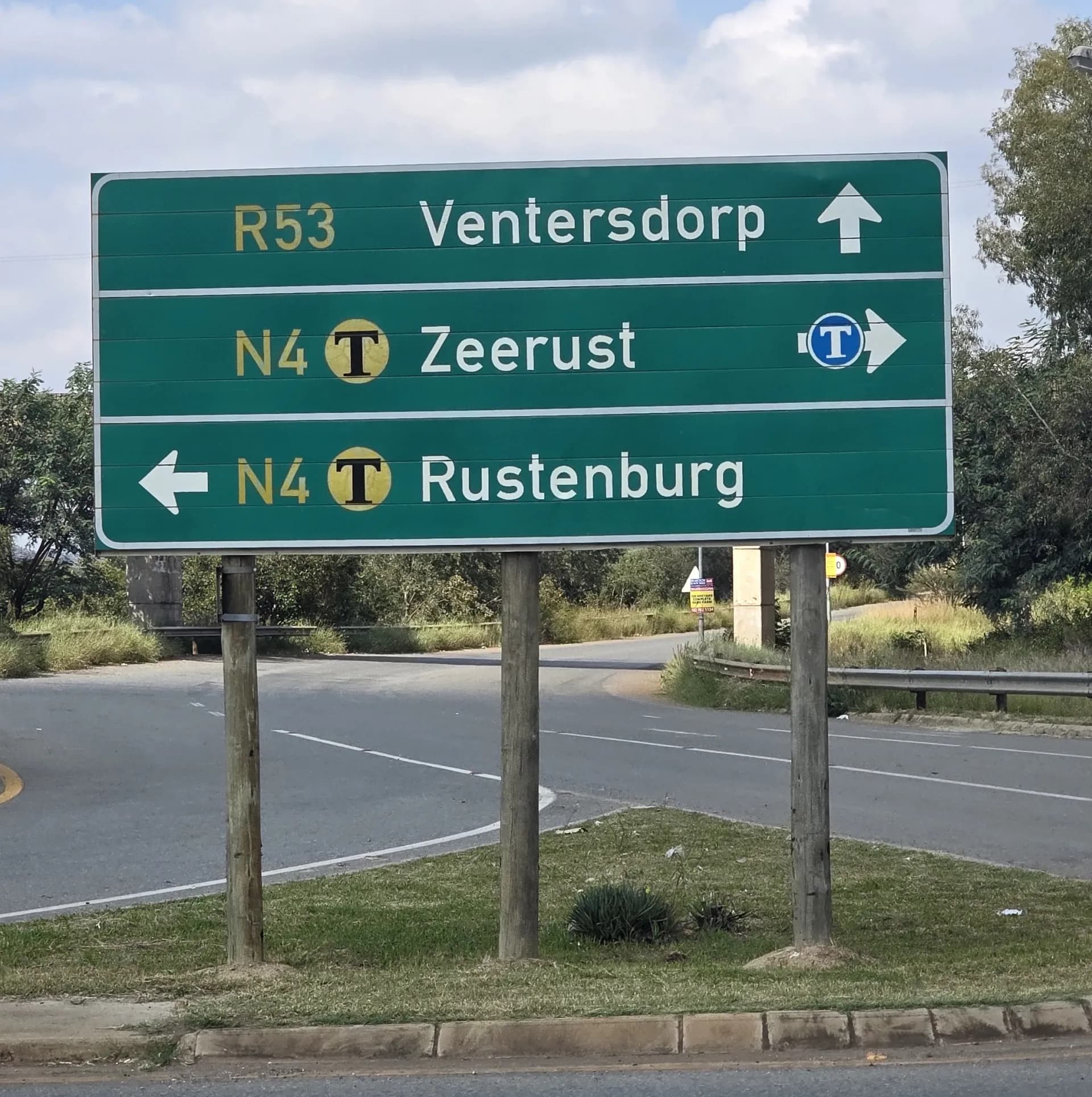 Directions sign at Swartruggens